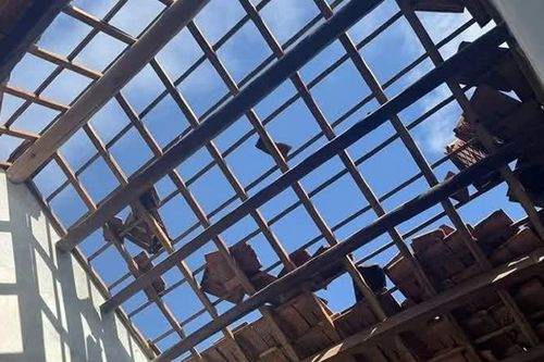 Quảng Nam: lốc xoáy kéo dài 10 phút làm tốc mái gần 30 nhà dân