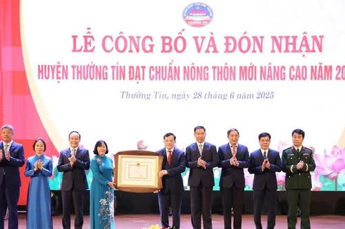 Thường Tín đón nhận danh hiệu huyện đạt chuẩn nông thôn mới nâng cao