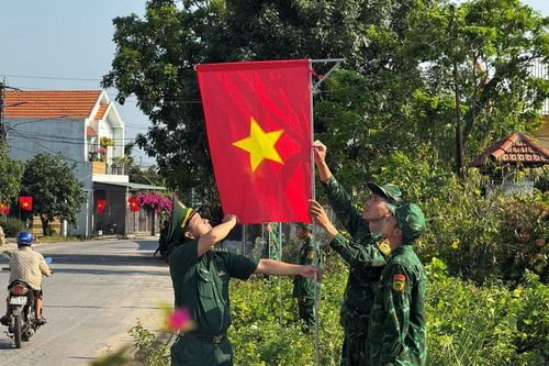 Treo cờ Tổ quốc dịp Lễ công bố Nghị quyết, Quyết định đối với xã, phường, đặc khu