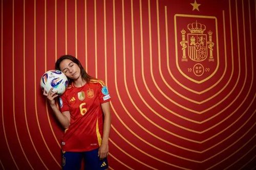 EURO nữ 2025: Quả bóng vàng nhập viện vì viêm màng não