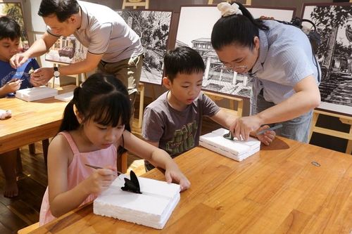 Thú vị Workshop 'Trải nghiệm làm tiêu bản côn trùng'