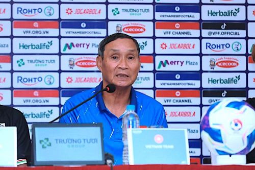 HLV Mai Đức Chung: Đội tuyển nữ Việt Nam đặt mục tiêu đứng đầu bảng E