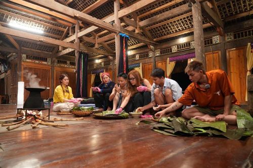 Đắm mình trong không gian văn hóa người Tày ở Bản Liền