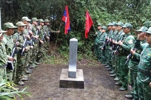 Tuần tra song phương bảo vệ biên giới Việt Nam-Lào