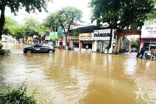 Sơn La: Nhiều tuyến đường ngập sâu sau mưa lớn