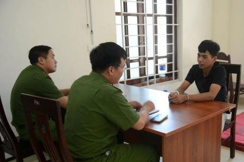Bắt cóc con tin để níu kéo tình cảm