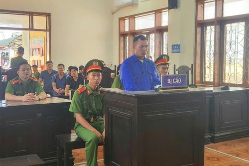 Tuyên án lái xe lấn làn tông chết 2 người