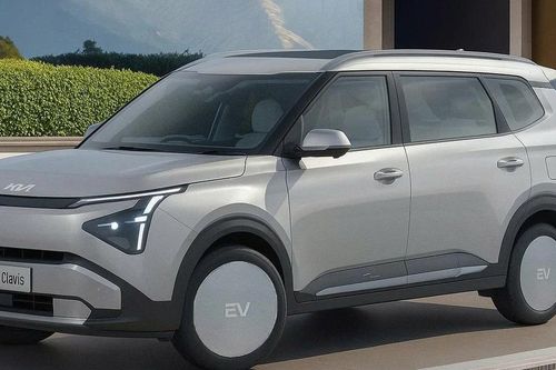 Cận cảnh SUV điện Kia Carens Clavis EV 2025 sắp ra mắt