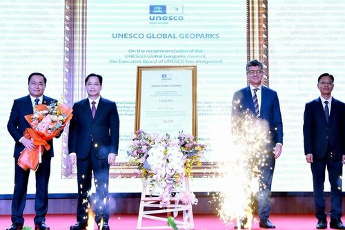Lạng Sơn đón nhận Danh hiệu Công viên địa chất toàn cầu UNESCO