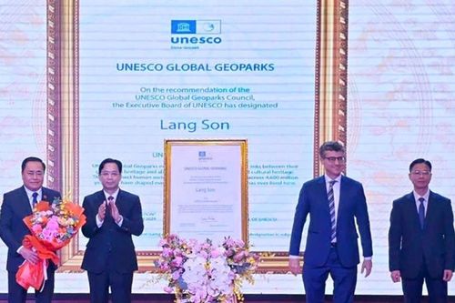 Lạng Sơn đón nhận danh hiệu Công viên địa chất toàn cầu