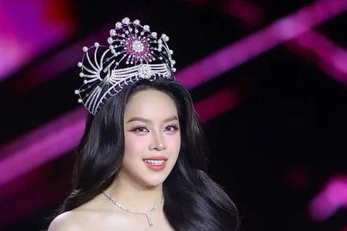 Hoa hậu Thanh Thủy final walk kết thúc nhiệm kỳ
