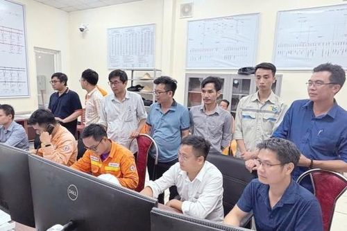 Đóng điện công trình Trạm biến áp 220kV Bá Thiện: Tăng cường đảm bảo điện cho tỉnh Vĩnh Phúc