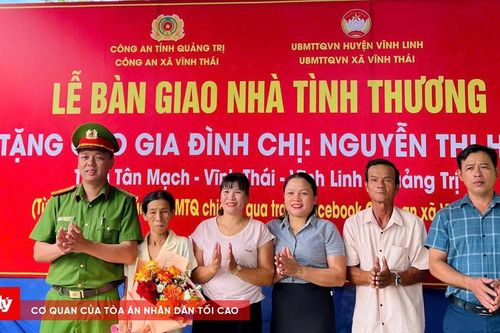 Bàn giao nhà tình thương cho hộ nghèo đánh rơi tiền Tết ở Quảng Trị