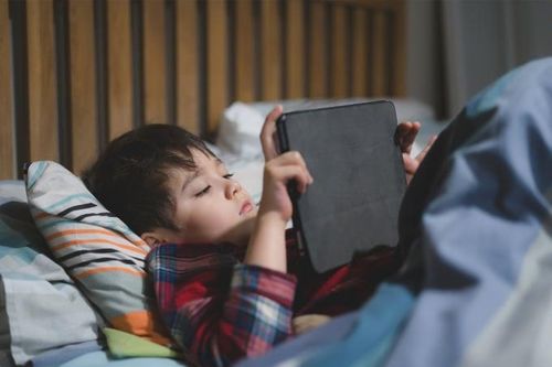 Cha mẹ nào cũng muốn con thông minh nhưng lại tập 4 thói quen khiến trẻ mất dần trí tuệ
