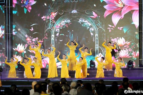 'Hòa nhịp yêu thương lần 2' - Âm nhạc kết nối yêu thương tại Bệnh viện Đa khoa TP. Vinh