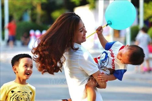Ngày Gia đình Việt Nam (28/6): Khi yêu thương mạnh hơn bạo lực