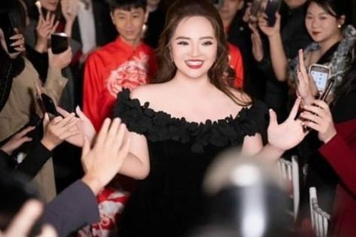 Công ty của bà Hoàng Hường với loạt quảng cáo 'nổ tung trời' có quy mô thế nào?