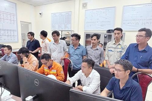 Đóng trạm biến áp 220kV để đảm bảo điện cho tỉnh Vĩnh Phúc