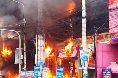Bà hỏa thiêu rụi nhiều tài sản ở cửa hàng điện máy tại Đồng Nai
