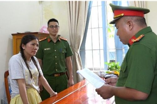Khởi tố người phụ nữ chuyên gây rối trật tự công cộng