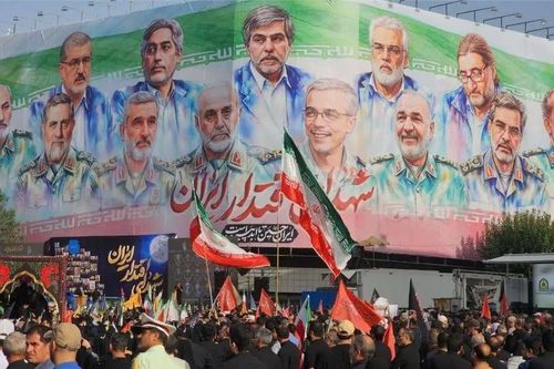 Iran đưa tang các tướng lĩnh và nhà khoa học hạt nhân