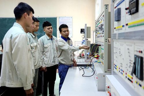 Đẩy mạnh phân quyền, phân cấp trong quản lý lĩnh vực giáo dục nghề nghiệp