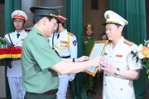 Đại tá Nguyễn Hữu Mạnh làm Giám đốc Công an tỉnh Ninh Bình sau hợp nhất