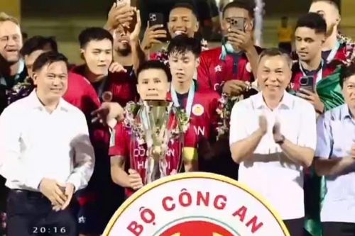 Video Công an Hà Nội đăng quang Cúp quốc gia 2024/25