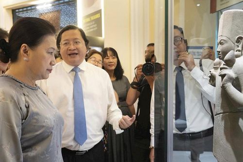 Trưng bày 'Bảo vật quốc gia – Những kiệt tác di sản tại TP Hồ Chí Minh'