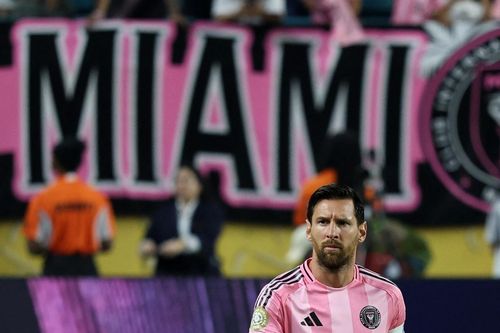 Messi tái ngộ PSG trong cơn bão cảm xúc
