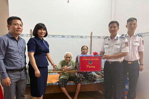 Bộ Tư lệnh Vùng Cảnh sát biển 2 với đồng bào dân tộc, tôn giáo