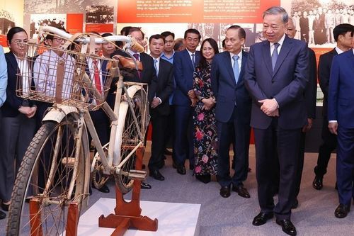 Tổng Bí thư Tô Lâm dự khai mạc Triển lãm 'Tổng Bí thư Nguyễn Văn Linh - Cuộc đời và sự nghiệp'