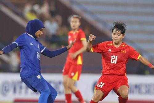 Tuyển nữ Việt Nam thắng áp đảo 7-0 Maldives
