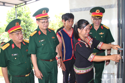 Chăm lo an cư cho nhân dân