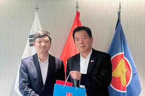 Đoàn công tác T.Ư Đoàn thăm Đại sứ quán Việt Nam tại Hàn Quốc