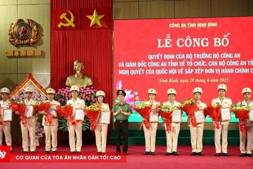 Công an tỉnh Ninh Bình công bố quyết định tổ chức, cán bộ sau sáp nhập hành chính