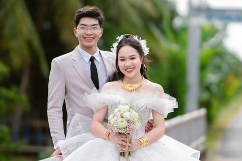 Thuê sân hàng xóm 1 năm, chàng trai Tiền Giang cưới luôn con gái chủ nhà