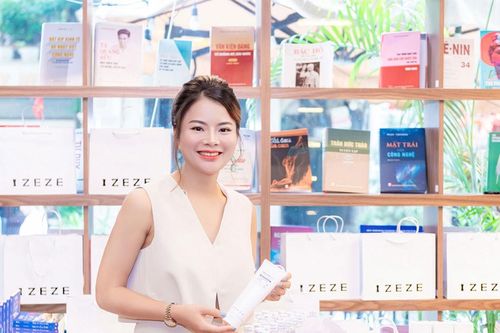 Tình yêu quê hương và khát vọng kết nối văn hóa của nhà văn biết 4 ngoại ngữ