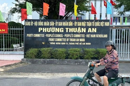 Loạt trụ sở phường ở Bình Dương thay biển tên, địa chỉ thuộc TPHCM