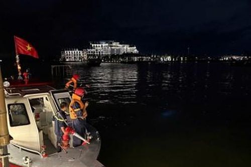 Tìm thấy thi thể cháu bé mất tích khi tắm biển ở Quảng Ninh