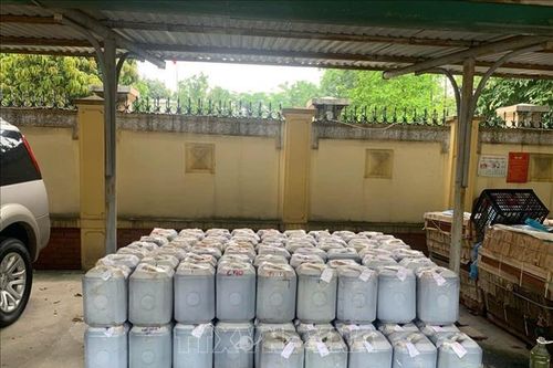 Phát hiện hơn 2.600 lít nước mắm không rõ nguồn gốc