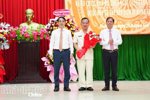 Công an tỉnh Khánh Hòa công bố quyết định về tổ chức, cán bộ sau sáp nhập