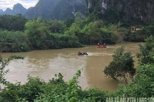 Tìm thấy một trong hai nạn nhân bị đuối nước tại cầu ngầm ở Hữu Lũng