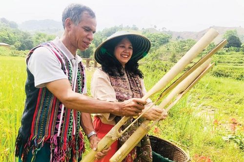 Truyền lửa tình yêu cuộc sống