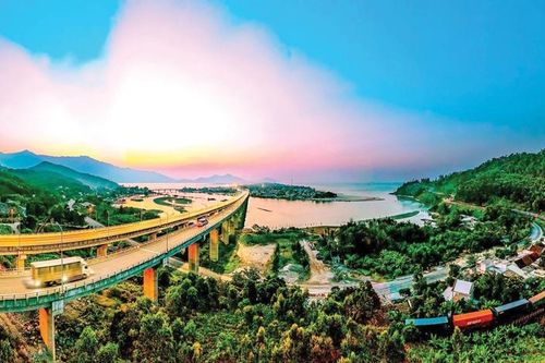 'Đánh thức' Lăng Cô