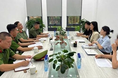Làm tốt công tác quản lý người nước ngoài, bảo đảm an ninh trật tự địa bàn