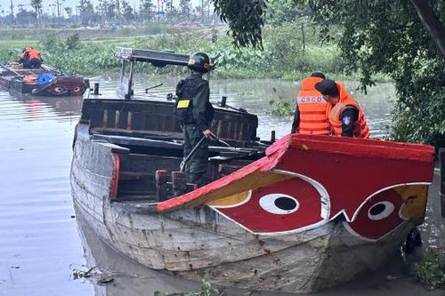 Bắt giữ nhóm 'cát tặc' trên sông Đồng Nai