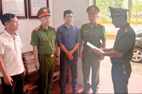 Kế toán trường THCS chiếm đoạt tiền bảo hiểm y tế của học sinh
