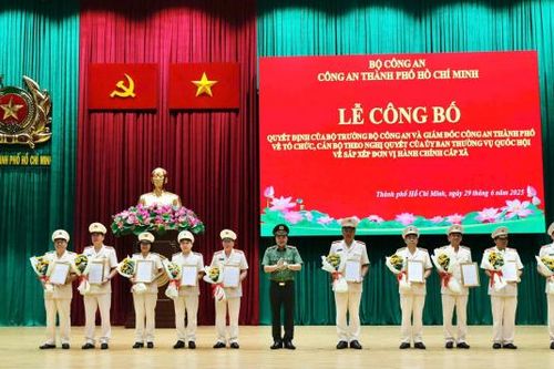 Công bố Quyết định của Bộ trưởng Bộ Công an về tổ chức bộ máy Công an TP Hồ Chí Minh