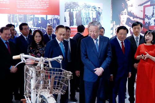 Tổng Bí thư Nguyễn Văn Linh - Cuộc đời và sự nghiệp